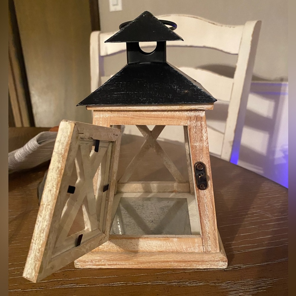 Small lantern decor